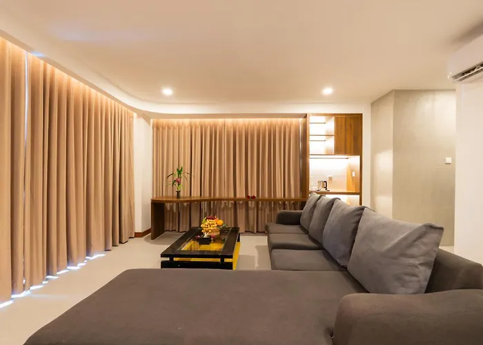 The Riverfront Hotel 4*