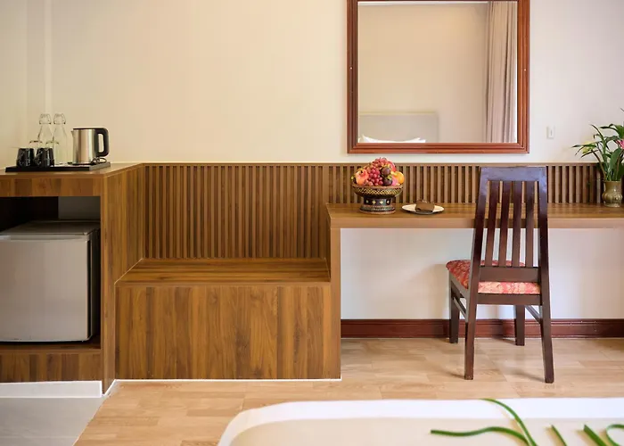 The Riverfront 4*