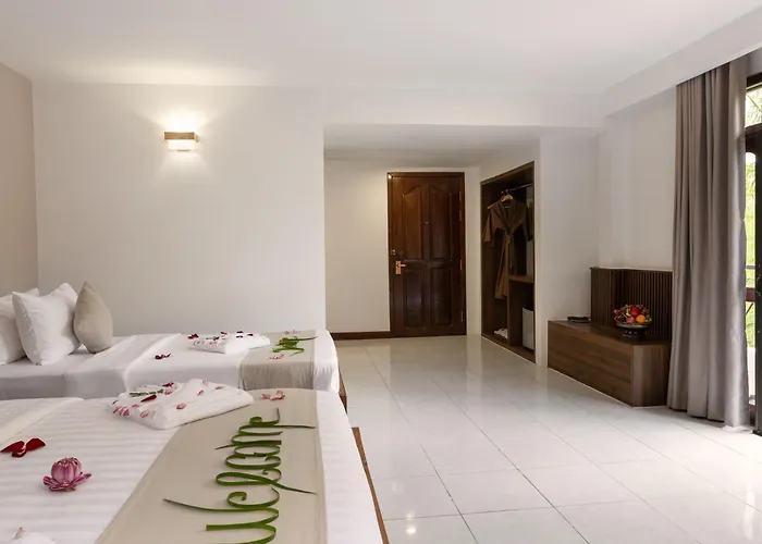 The Riverfront Hotel 4*