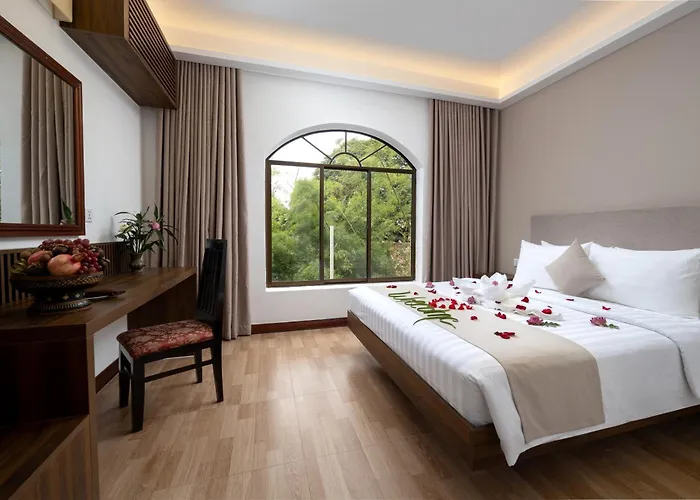 The Riverfront Hotel Siem Reap